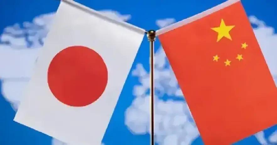 快讯！快讯！
这两周日本媒体的调门突然拧到最高档，怕的不是谁先开火，而是社会被推