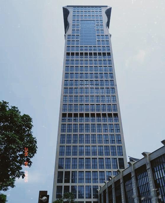 想想如果晋江市的CBD建在晋江南岸，而不是建在厦门观音山，想必晋江的城建一定会超