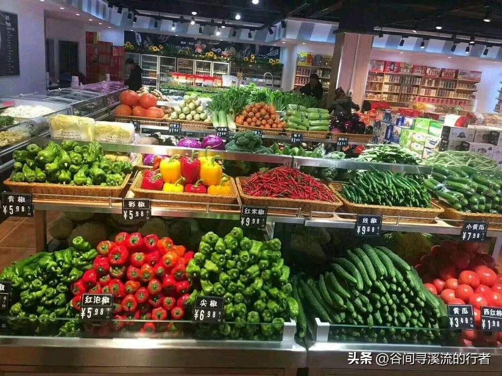 崩溃！超市收银员竟把毛白菜认成苕尖，排队的人全傻了……

   去楼下生鲜超市买