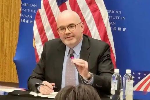 国台办对AIT处长谷立言发出严重警告！
 
如果他继续在岛内拱火搅局，那么他最好