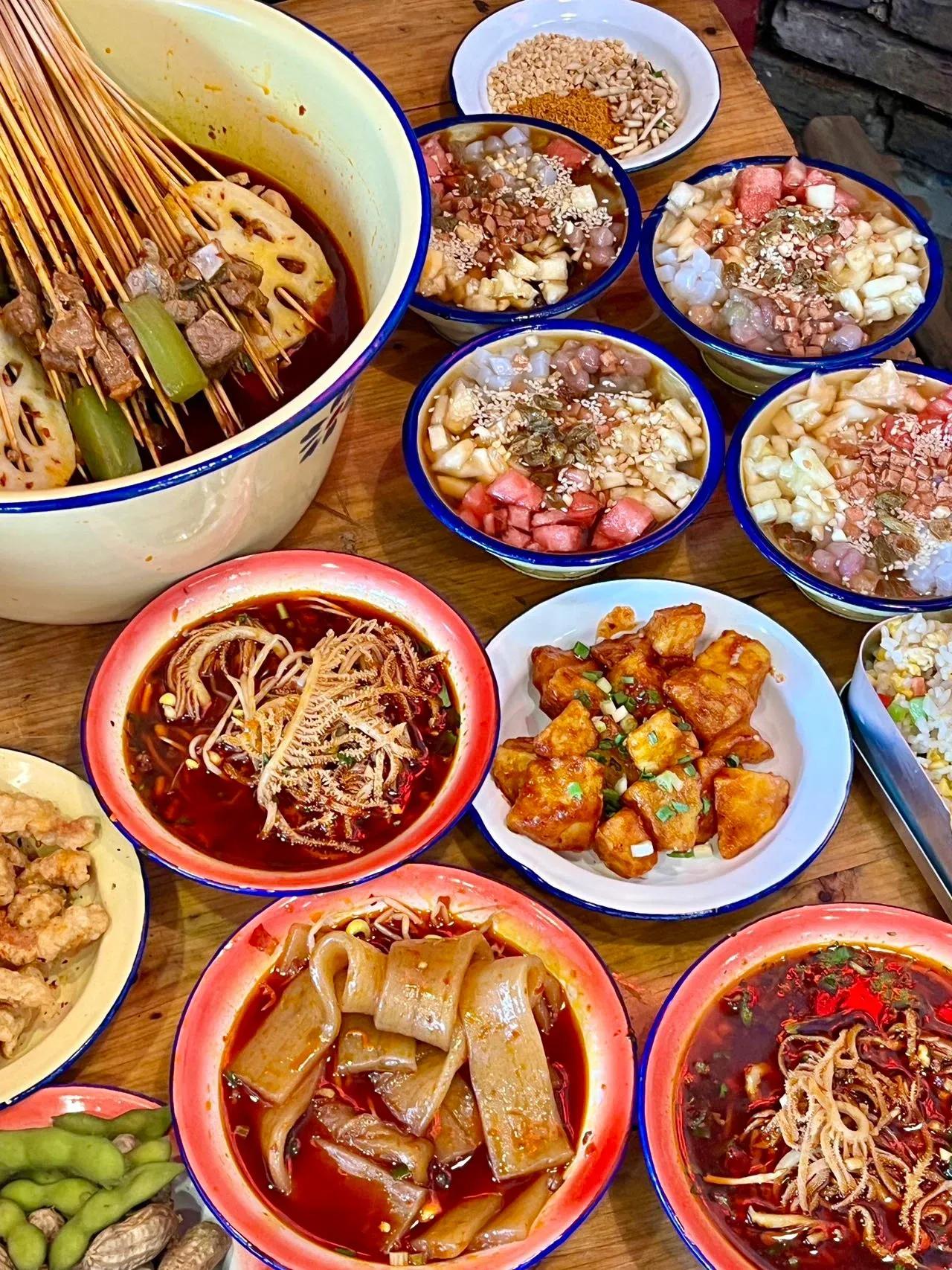 建设路！！又开了一家好吃的手提串串！

经常都喜欢去建设路找吃的，太多好吃的了！