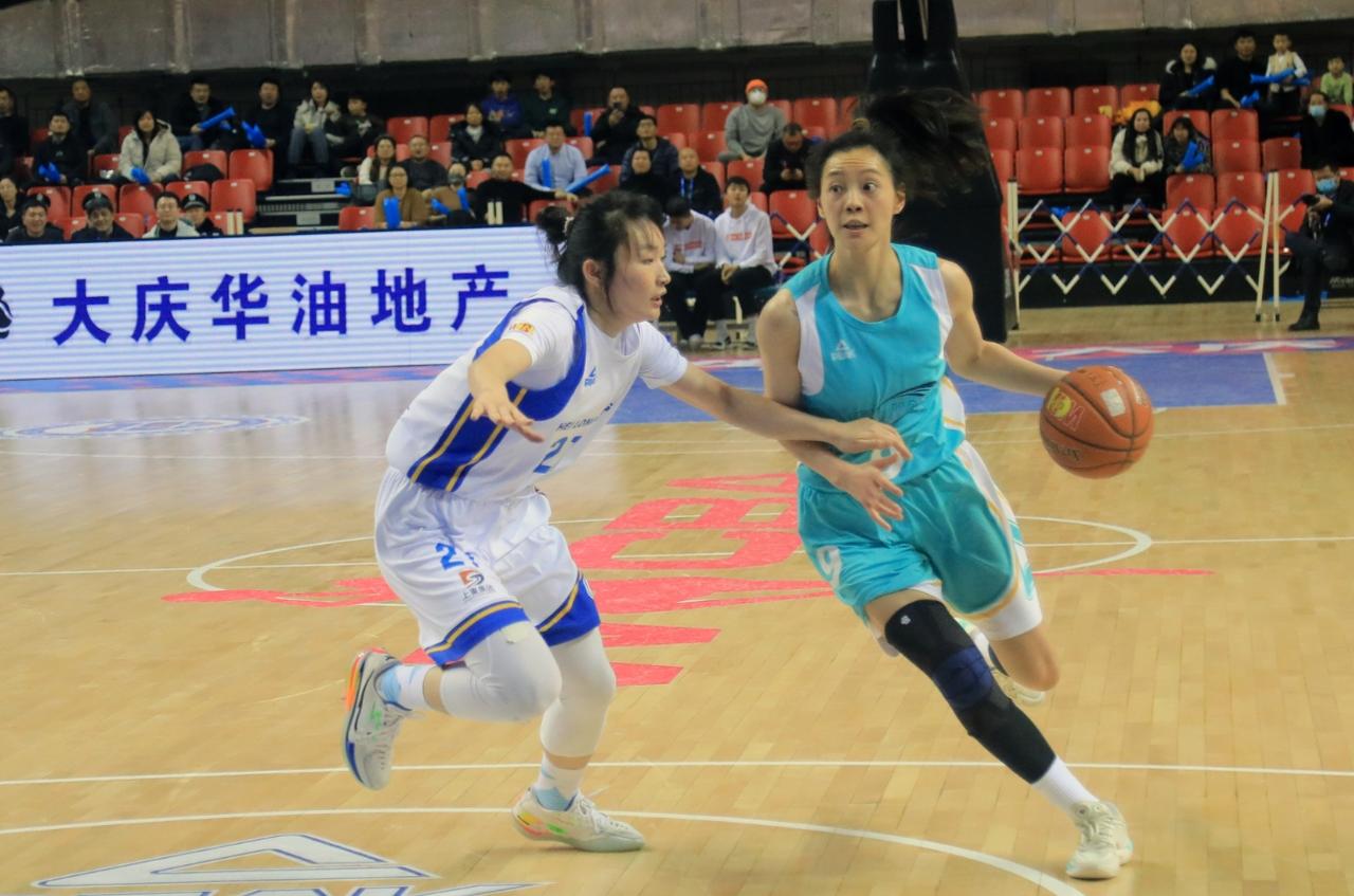 今晚，新疆女篮志在必得！CCTV5做出选择，王丽丽新动向
2023-24赛季中国