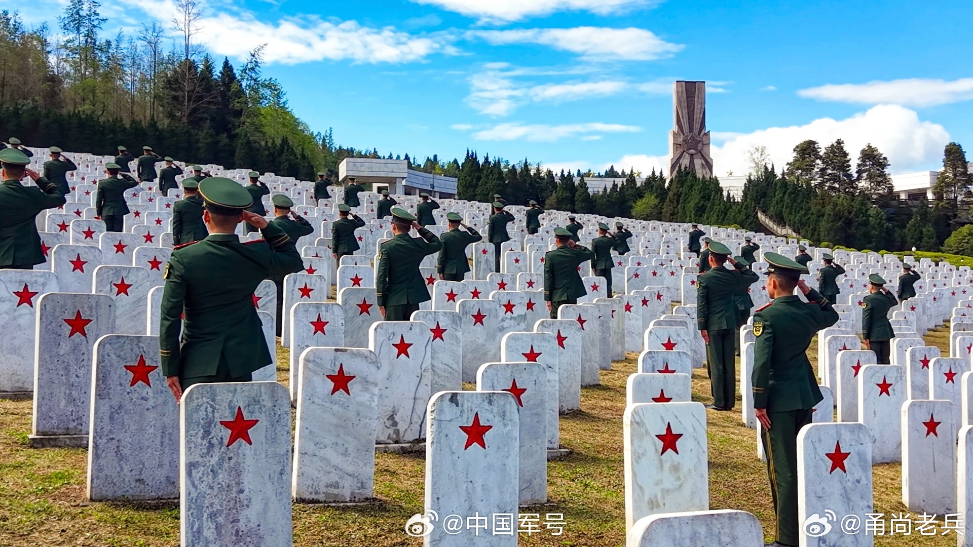 边关月  【强军早报 】军事早知道1、仲春时节，陆军某部组织实弹射击考核。2、连