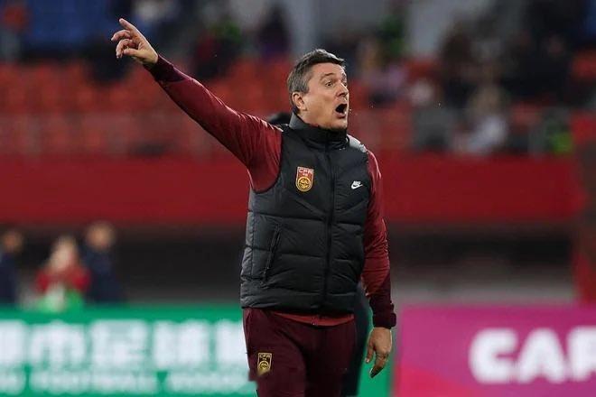 u23国足vs日本u23 现在有很多安东尼奥去国足的声音，国家队是最高殿堂，现在