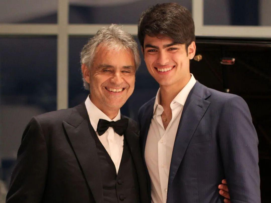 世界上最受欢迎的男高音之一、意大利盲人歌唱家 Andrea Bocelli（安德