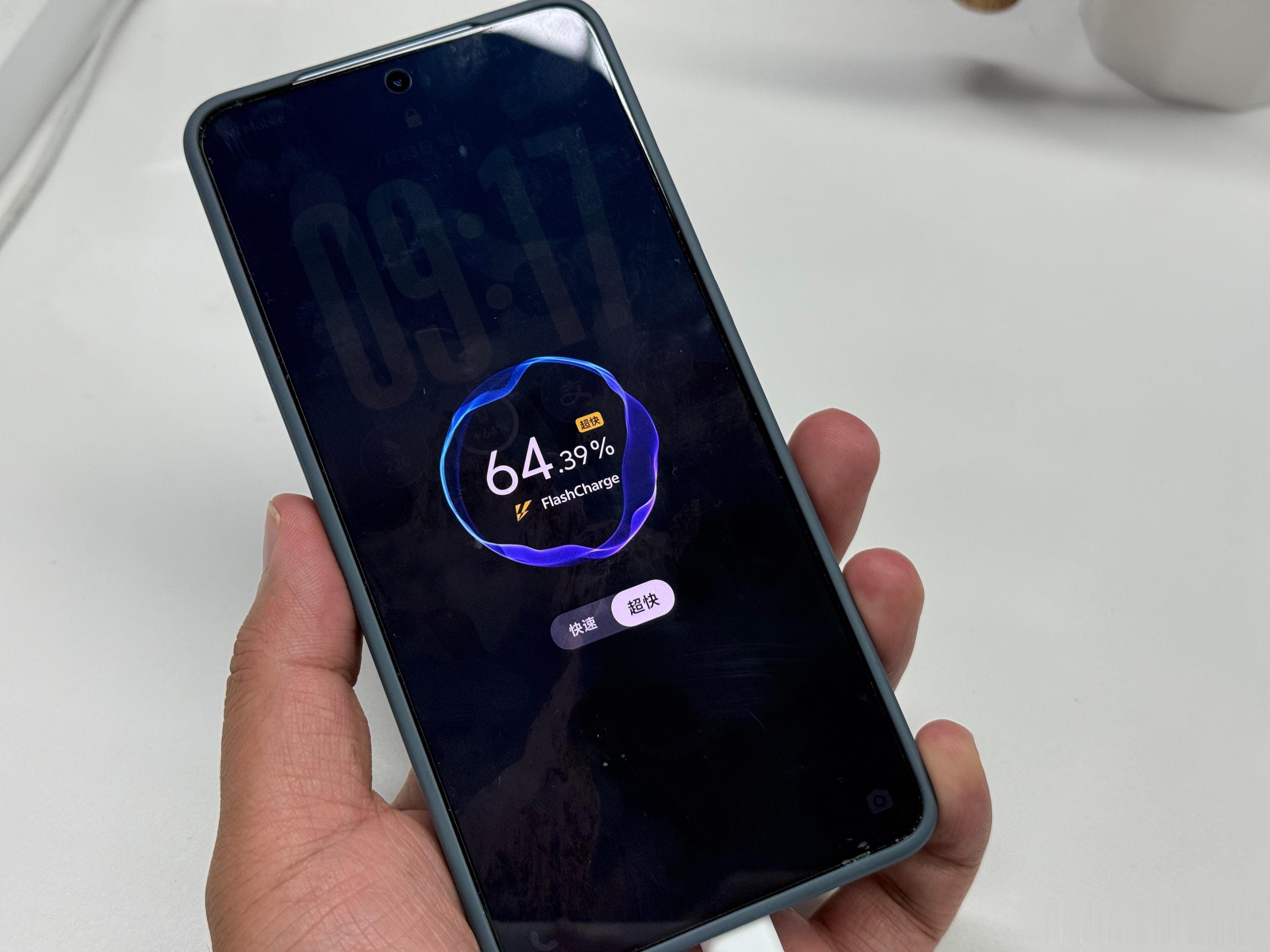 iQOO 15T 的 100W 快充太救急了！每天抽出十分钟就能够救急，对于我这