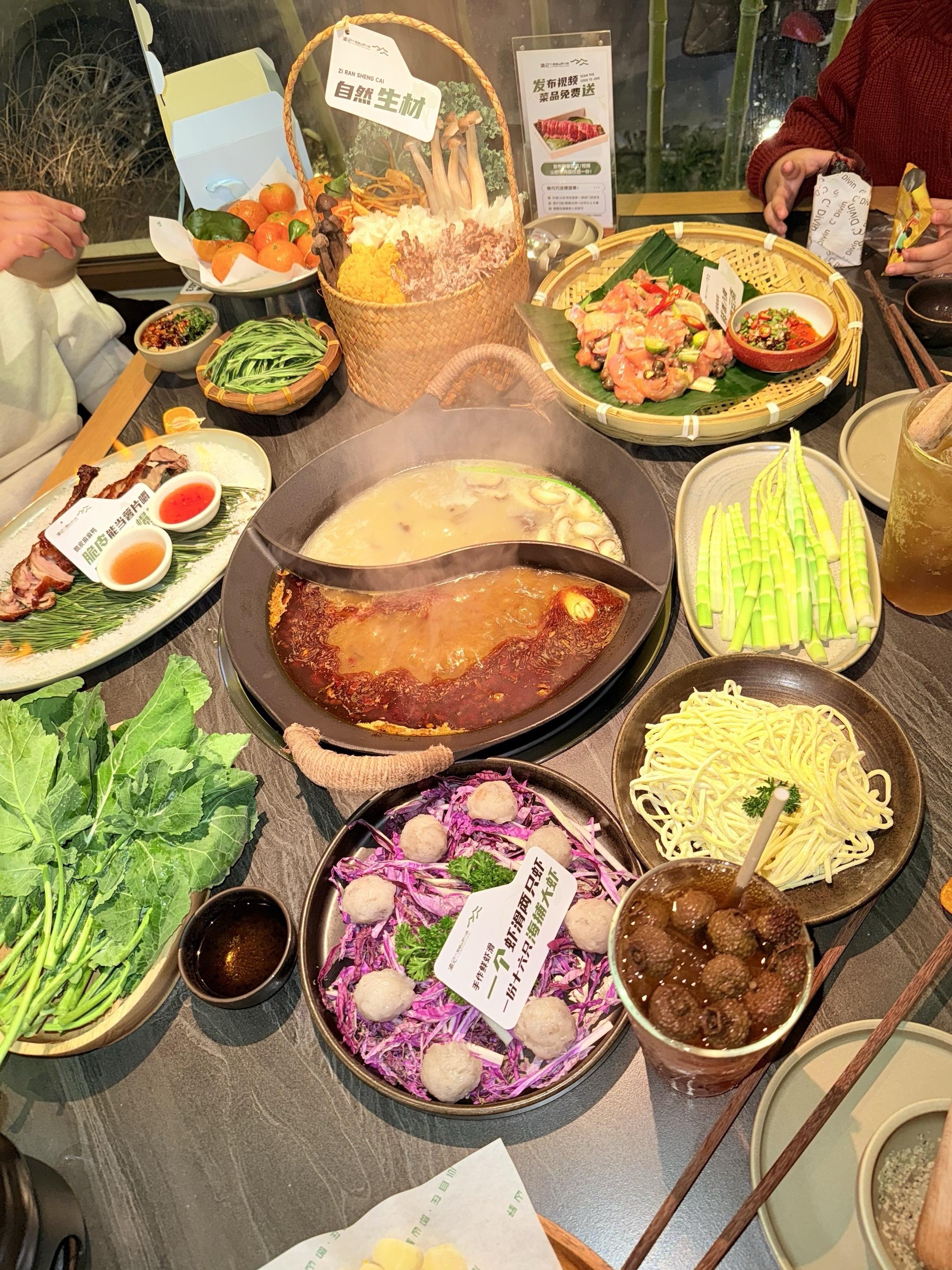 第一次跟着没踩雷。隐藏在东营小县城的九宫格火锅，真的很好吃好吗！不一样...