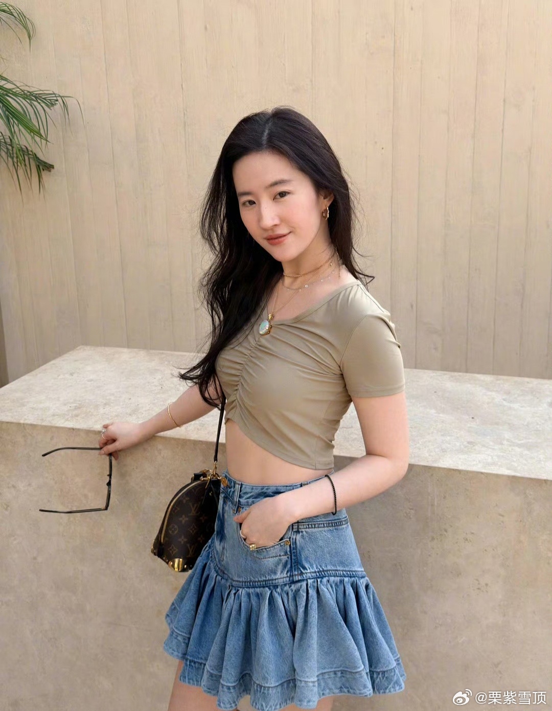 戴燕妮自曝喜欢刘亦菲周五晚高疯 爱上刘亦菲简直人之常情戴燕妮在节目中说自己喜欢刘