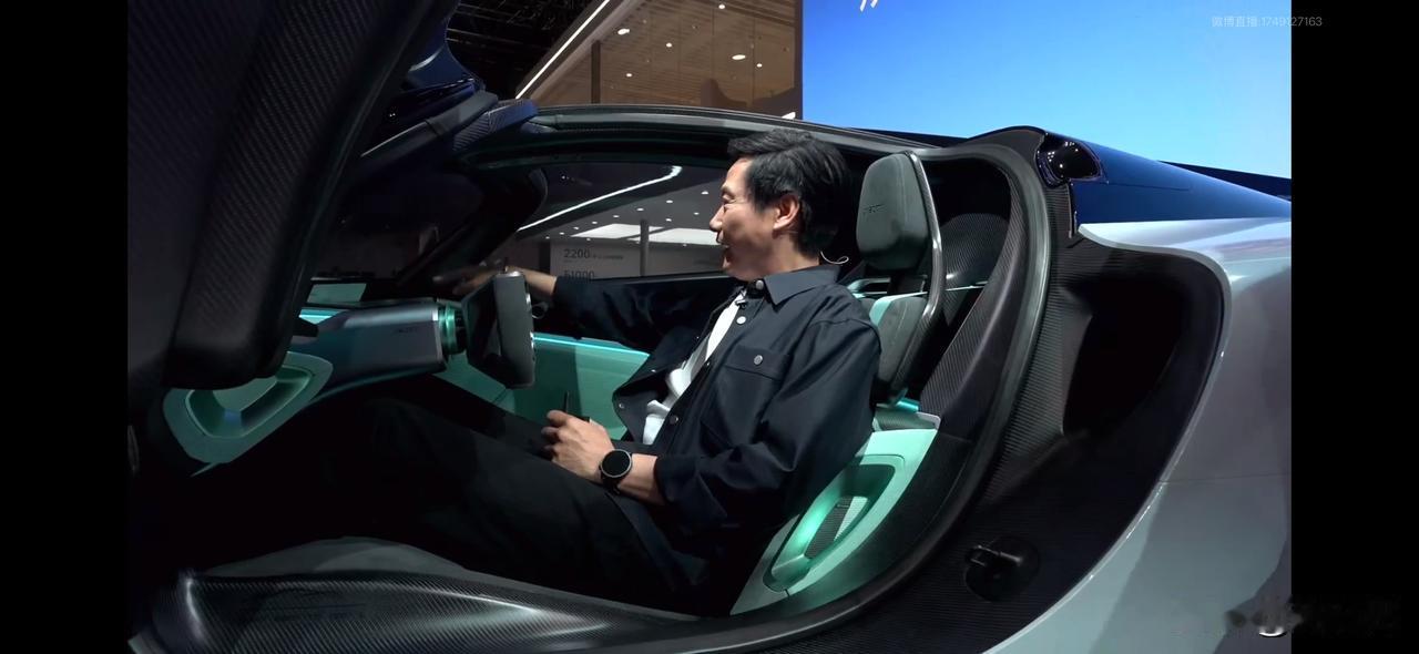 雷军的小米汽车发展之路，果然是一直在探索啊。
雷军表示小米YU7GT将于5月底正