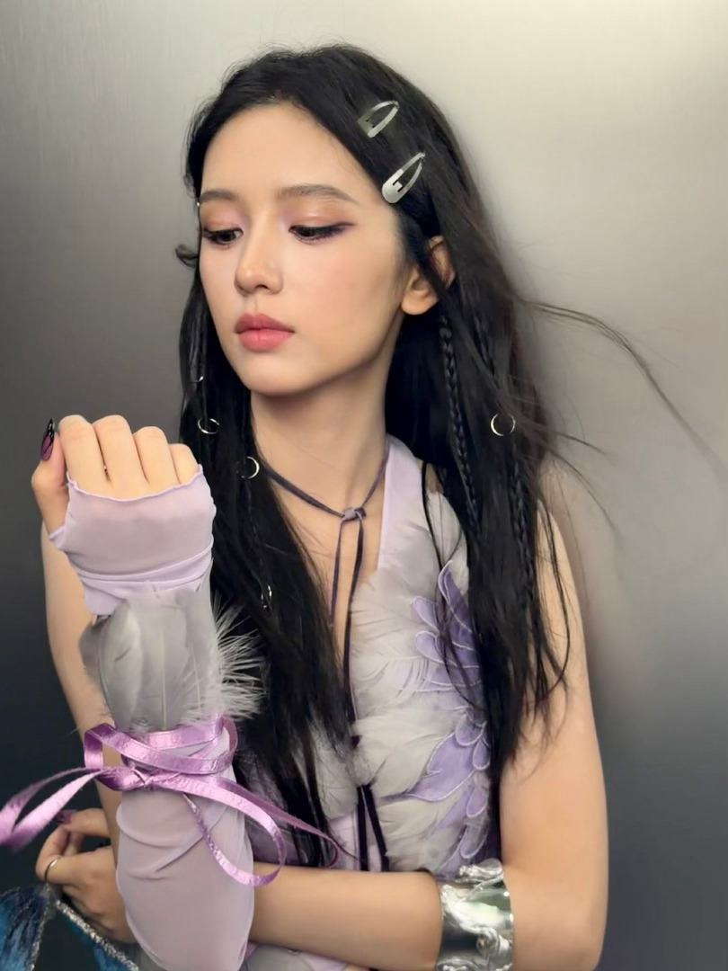 张凌赫周也电竞潮搭子 真的是让我们大饱眼福了 