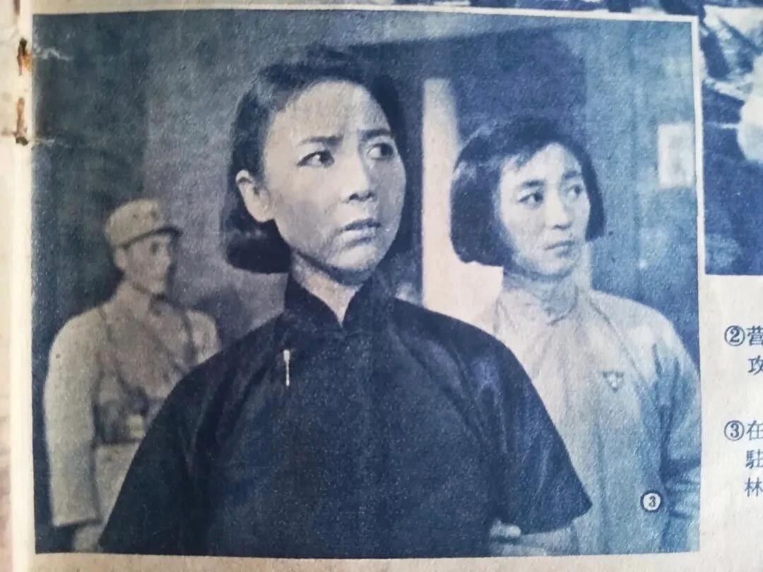 田华曾在电影《东进序曲》中扮演江州地下党领导人，后来这个人物删掉了。