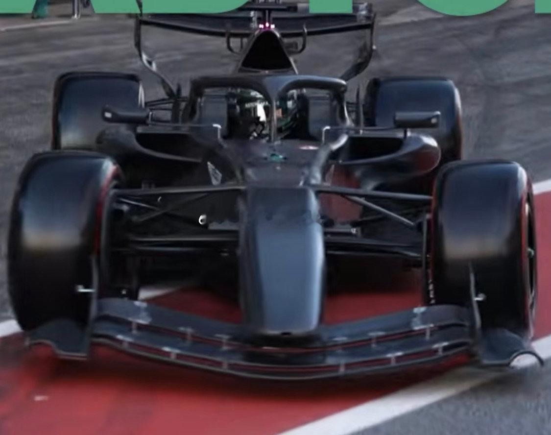 阿斯顿马丁的下洗也蛮极限的有点像当年梅奔第一次取消零侧箱时候的方案 