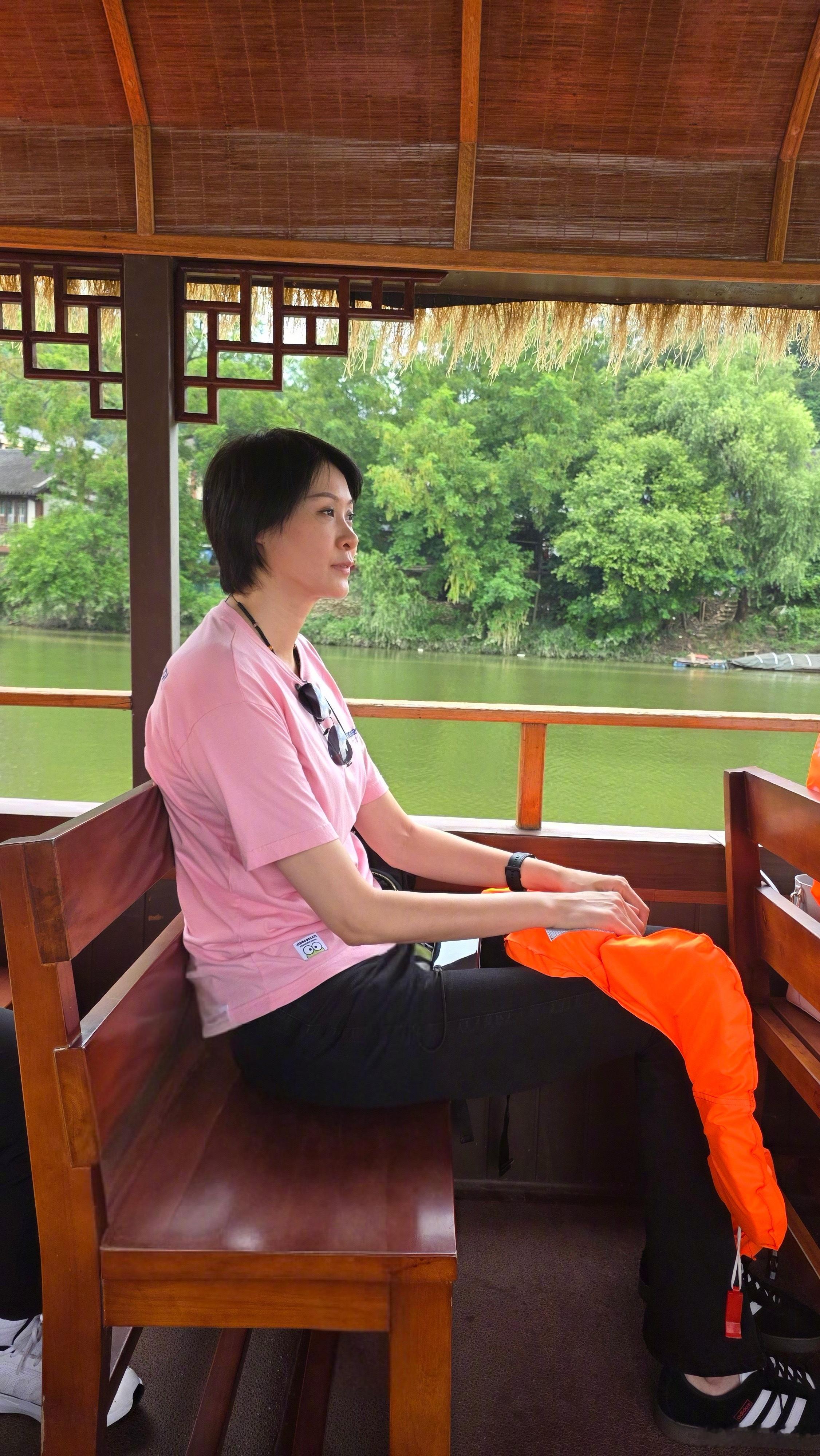 “人生海海，山山而川，不过尔尔。”立秋已至，夏天就这样过去了，踏着昨日的回忆，那