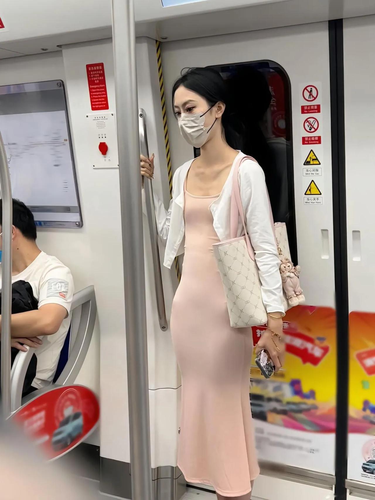 这女生咋样？