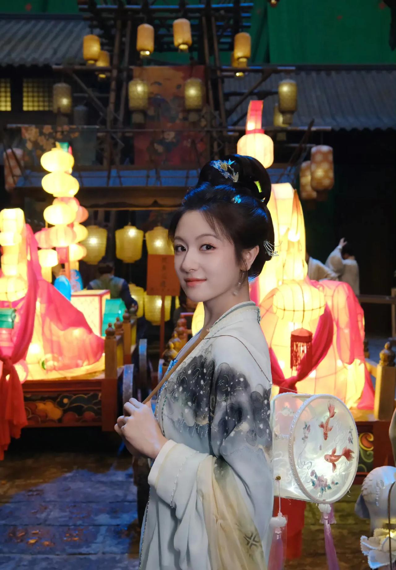 《朝雪录》爆了以后，我想着唐人终于又“崛起”了！

特意去唐人影视官博和蔡艺侬微