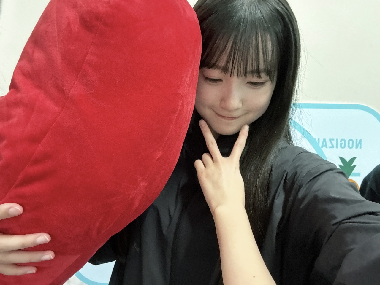 鈴木佑捺「上の写真はあかりが持ってくれた明太子と咲月さんピースです ♡ かわいい