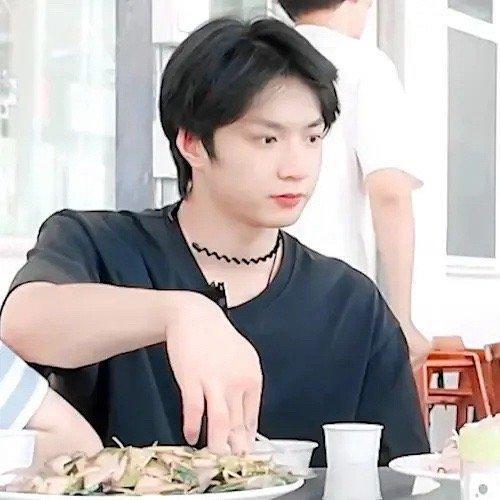 刘耀文怎么好意思说自己门面担当？都如此的发面 ​​​