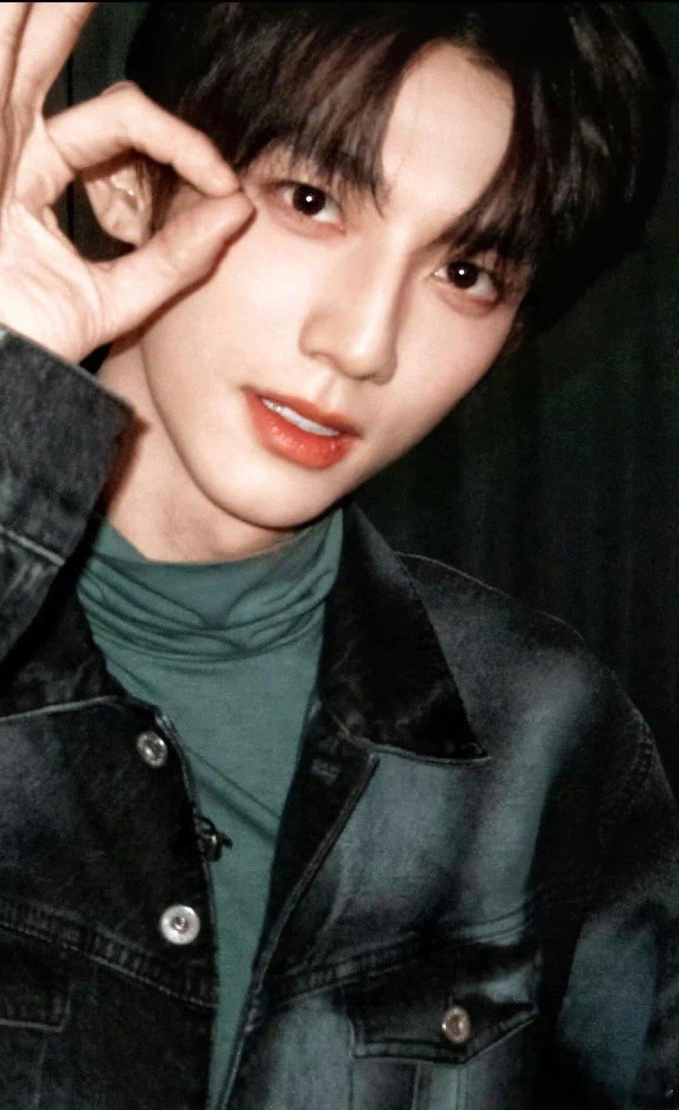 好六现场甜度超标，李雪琴赖伟明牵手瞬间，空气都变甜啦🍬李雪琴赖伟明就这么水灵灵