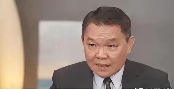 台湾名嘴黄征辉曾表示只要大陆接受两个条件，就可以接受和平统一，他提出的两个条件分