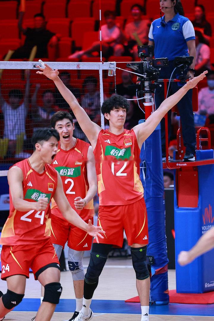 张哲嘉厉害中国男排vs古巴男排2026世界男排联赛