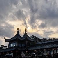 这就是风雨欲来摧满楼嘛？
   说好的台风🌀呢？做好了十足的准备，假也放了，措