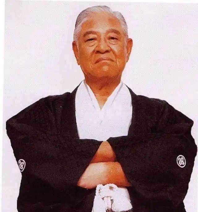 最大的台独分子，再也藏不住尾巴，终于露出来了肮脏的脑袋！原来，最大的台独分子不都