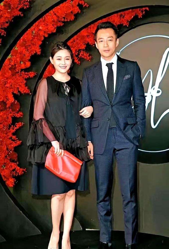 把俏江南的资本溃败归咎于前妻克夫，是商业世界里最廉价的遮羞布。
 
对赌失败引来