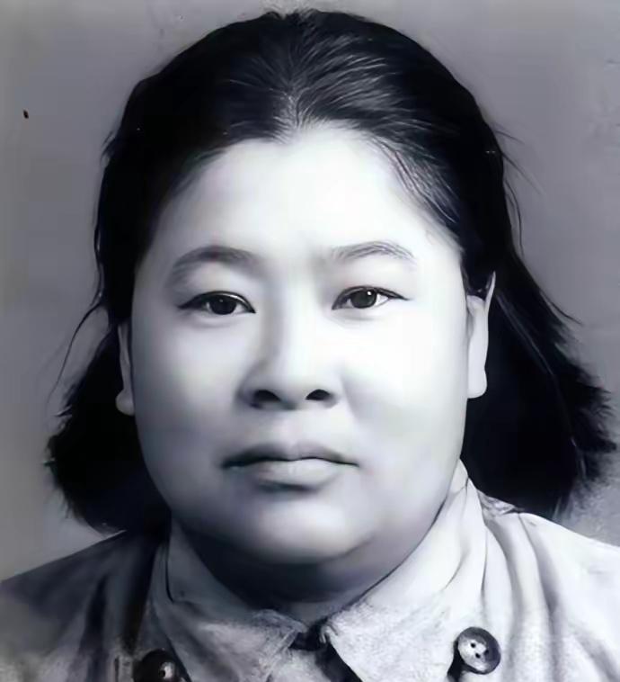 武艺最高强的女红军：比武赢过许世友，铁拳击毙战马，100岁和武功大师过招……20