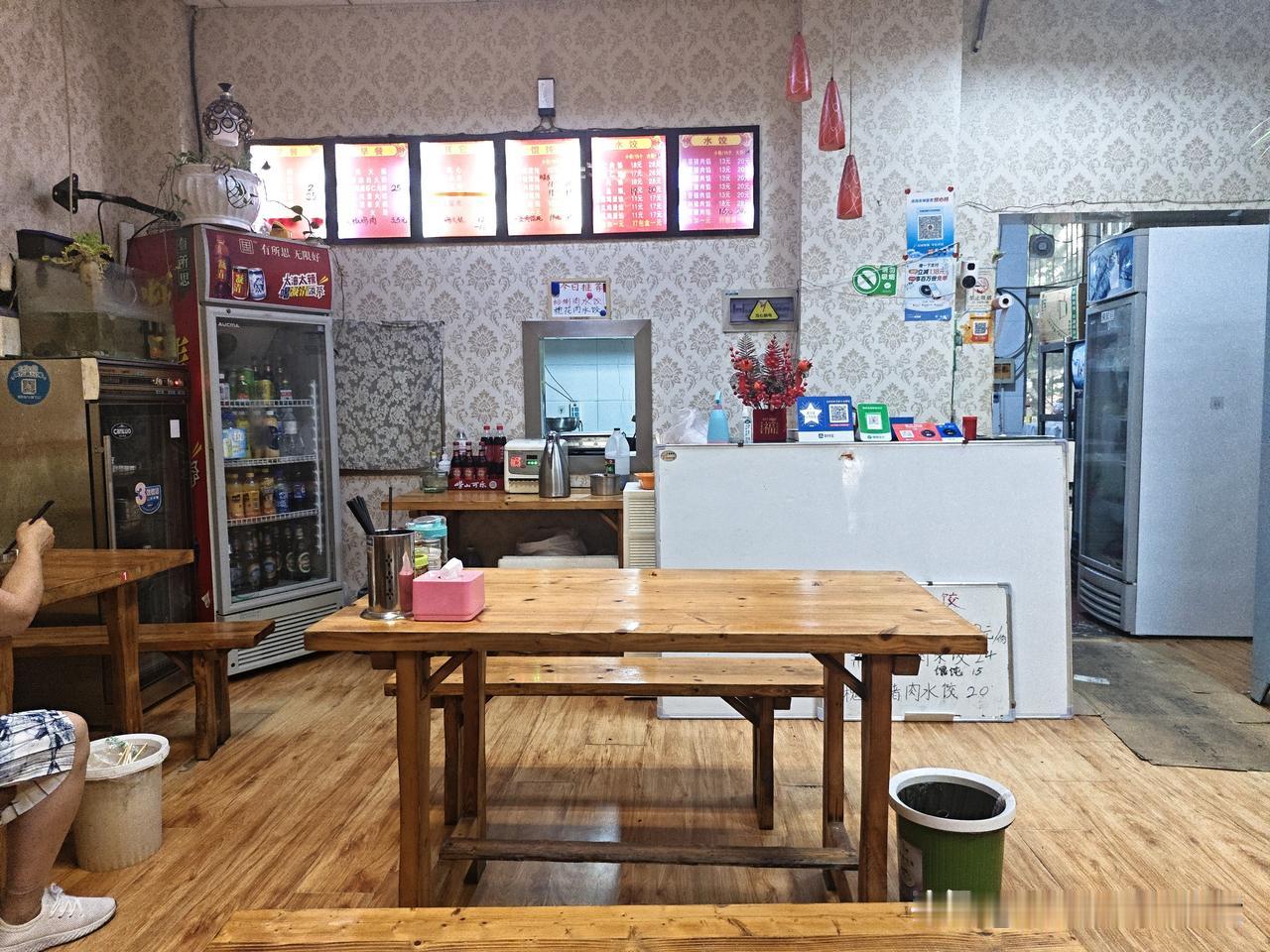 今天专程来青岛到顺选饺子店吃饭，吃饭间隙和老板娘拉起了家常。我跟她说，自己是特意
