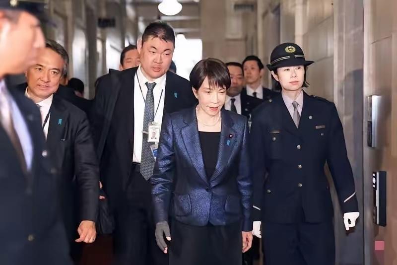 岛上突发！今天，日本自卫队与美军展开重磅行动

日本人今天又在家门口搞事了。他们