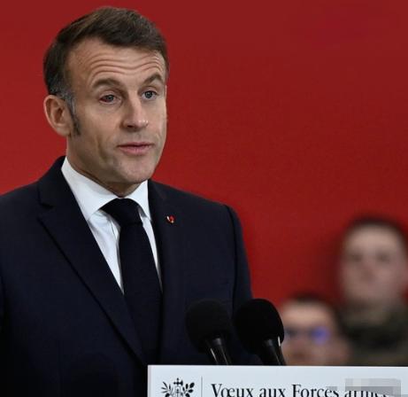 法国总统马克龙在达沃斯论坛演讲中表示：欧洲要增强自身竞争力，同时欢迎中国投资进入