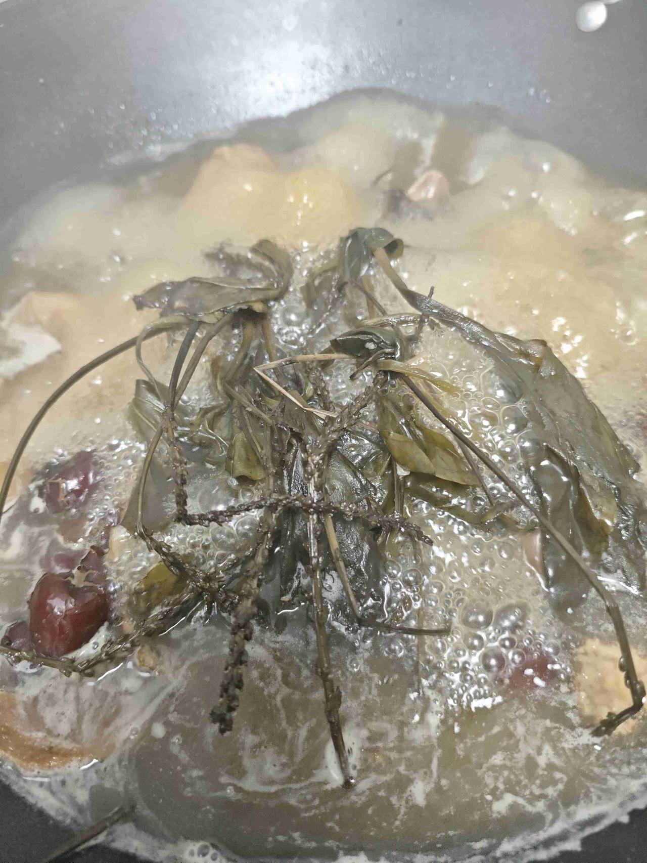 我的今日状态：😁轻松愉快
我这里的天气：☀️晴天
广东的天气越来越炎热了，这热
