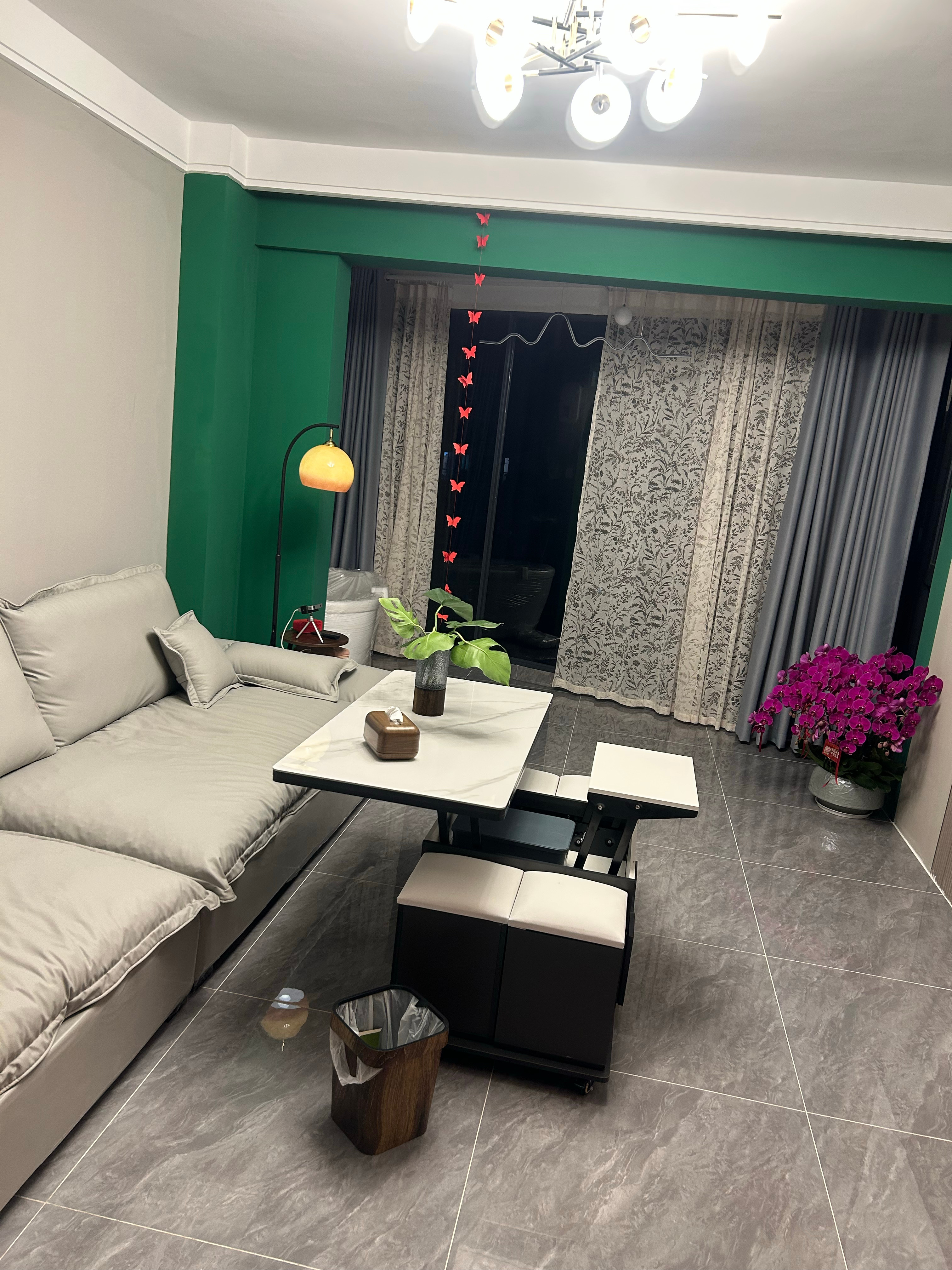 每一天都超幸福呀，昨晚第一次睡主卧，太舒服了，早上下了小雨，自己的家住的最最踏实