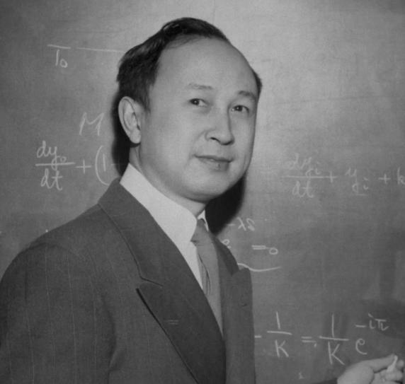 钱学森有多厉害？当年电子陀螺仪的研究团队苦思冥想一年多，始终没捋出头绪，找钱老求