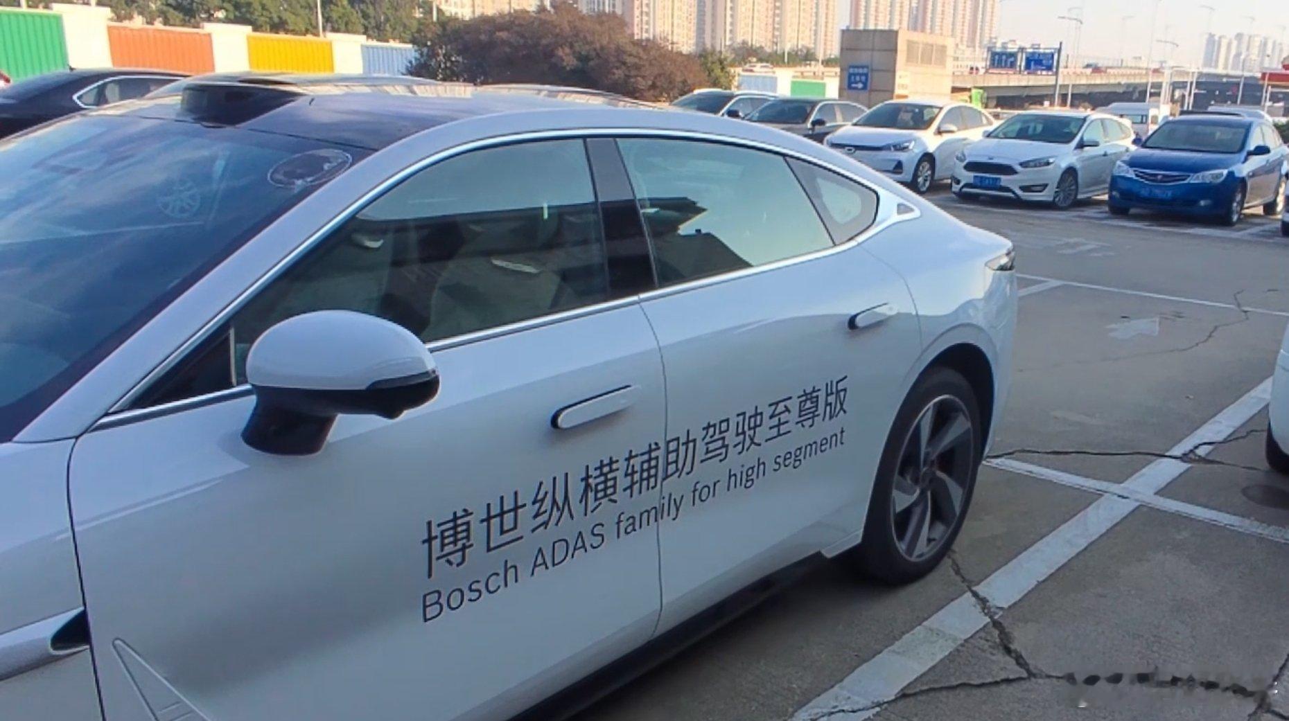 我和 的看法基本一致，另一个Top级别的智驾方案(如果量产版本下泛化能力不回退的