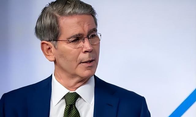 美国这回真拿杀手锏！直接发动了史无前例的“全面围堵中国”大戏！不仅把稀土出口这根