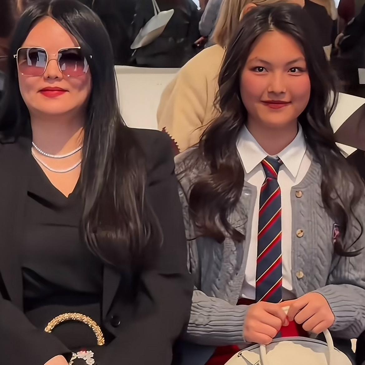 其实明眼人都看出来了

李湘这样大肆曝光女儿王诗龄

最终目的不是吊一个金龟婿，