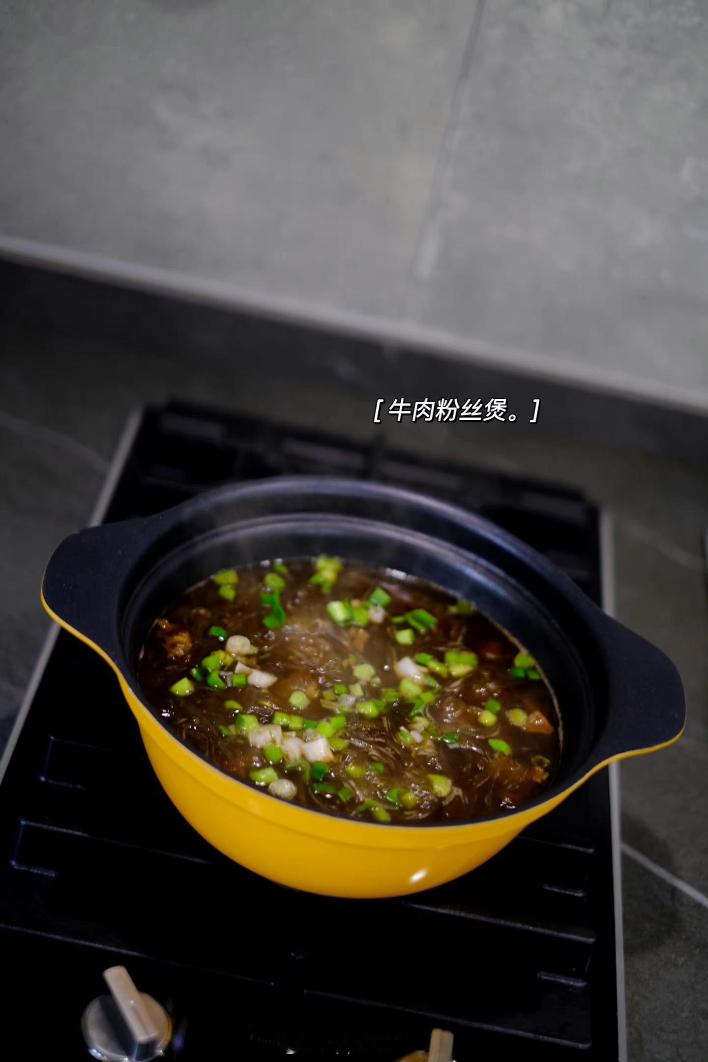 天冷了牛肉粉丝煲可以吃起来了！✅卤了牛腱子就必须做一次的【牛肉粉丝煲】【10分钟