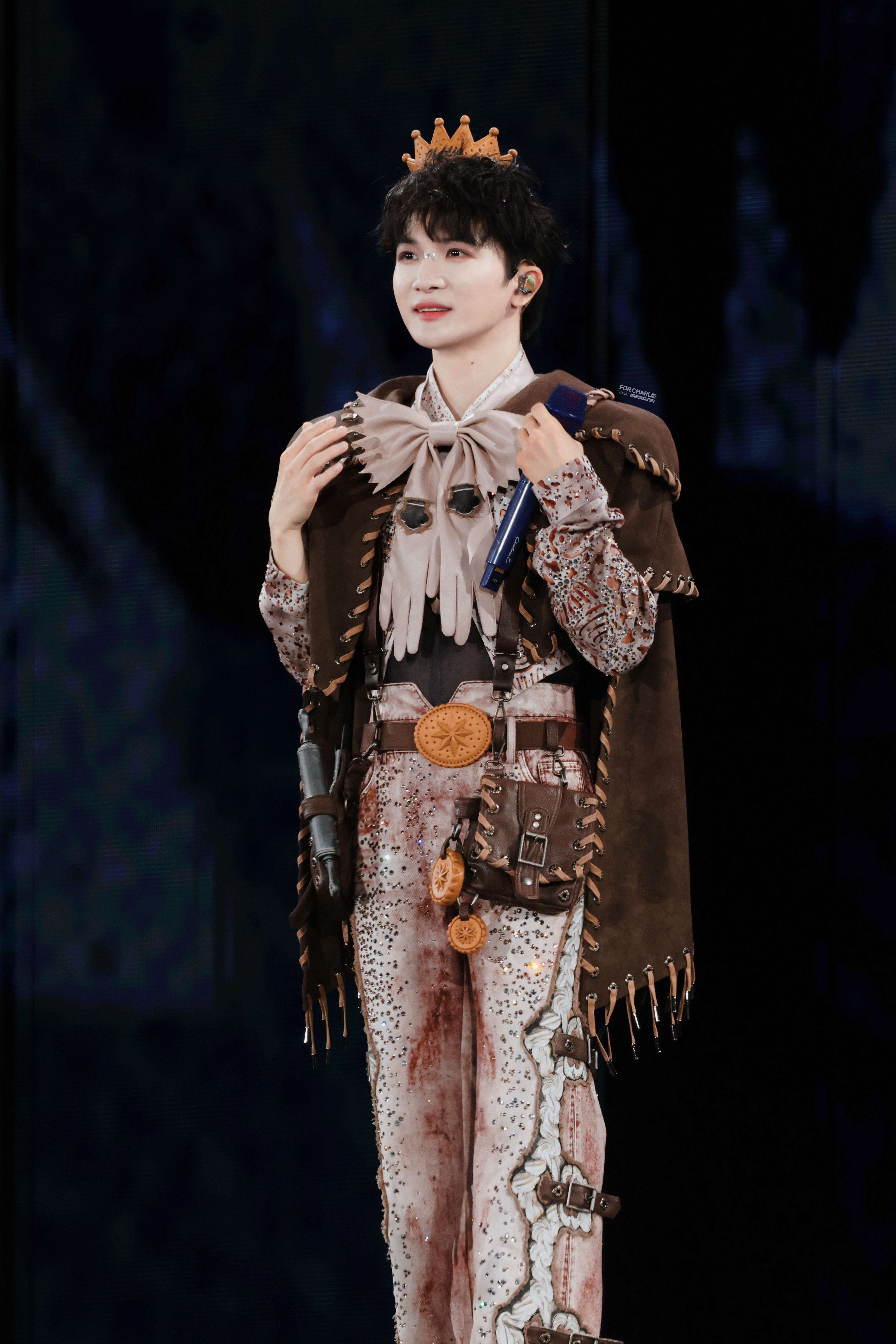 周深  宝宝你是一块小曲奇🍪萌得让人想吃2026深深的-贵阳站 新衣服LOOK