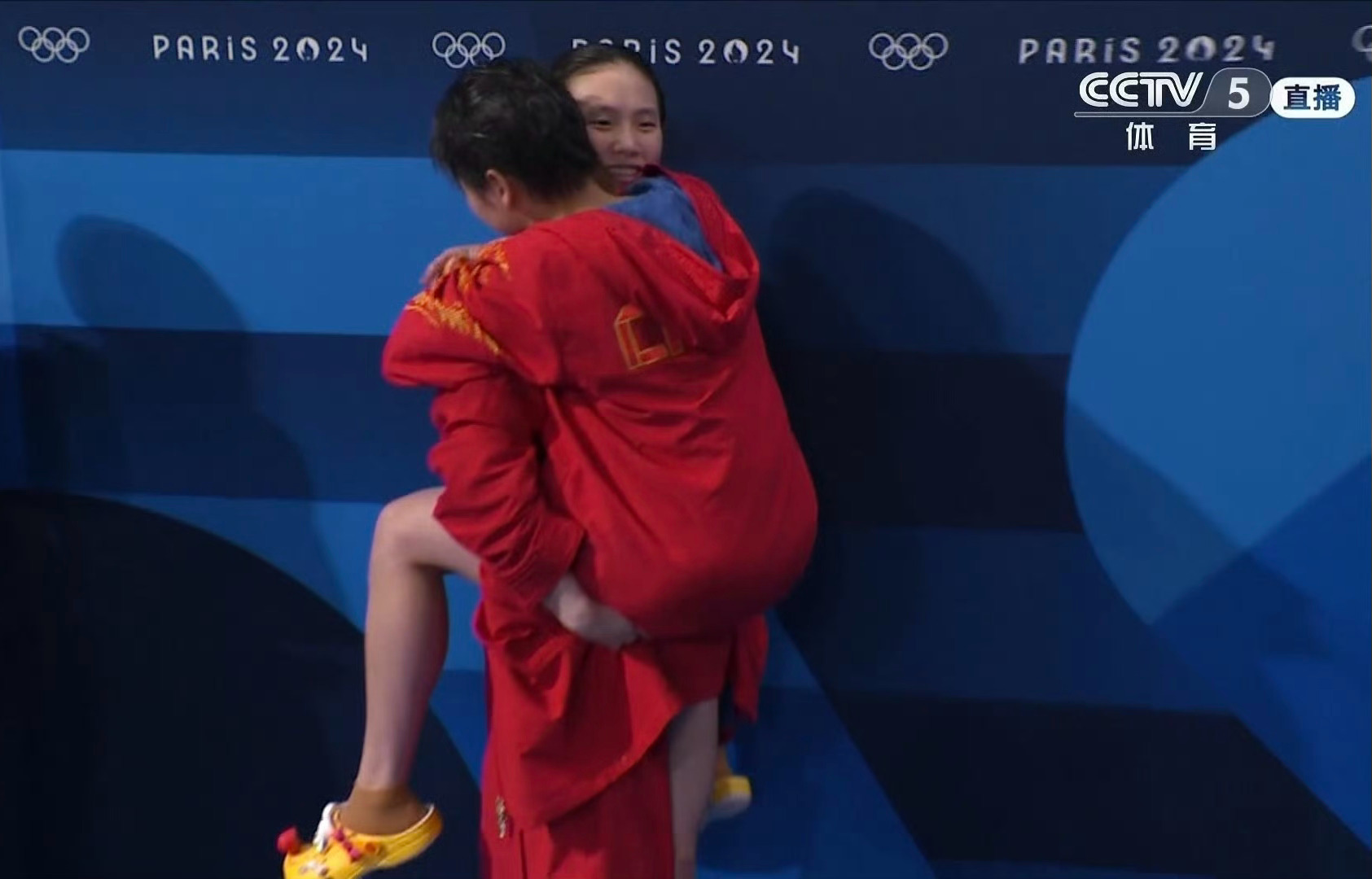 #全红婵陈芋汐金牌#哎呦  太可爱了 ​​​