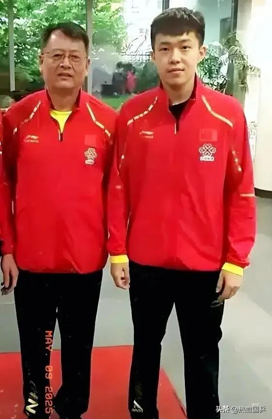 原来王楚钦成长道路上竟有这么多贵人
吴敬平：退休前帮他打磨正反手技术，为登顶世界