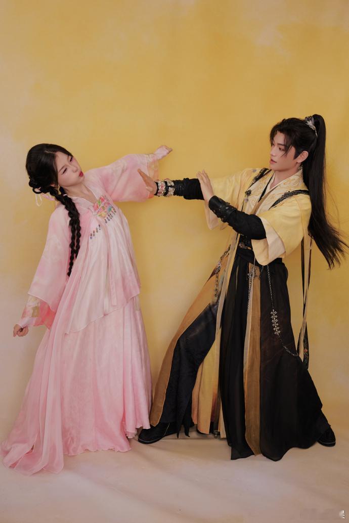 #虞书欣丁禹兮扫楼出发实录碎片##虞书欣丁禹兮双人新物料#永夜星河双人新物料中虞