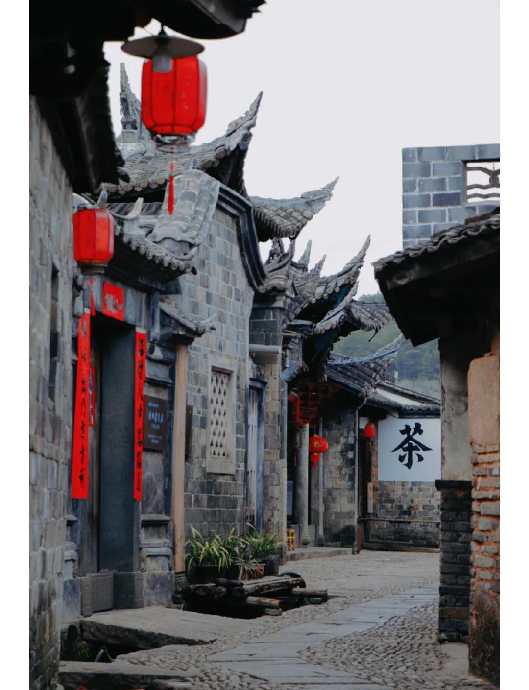大冶灵乡的胡家大院，是不可错过的古民居印记。它始建于1806年，距今超200年，