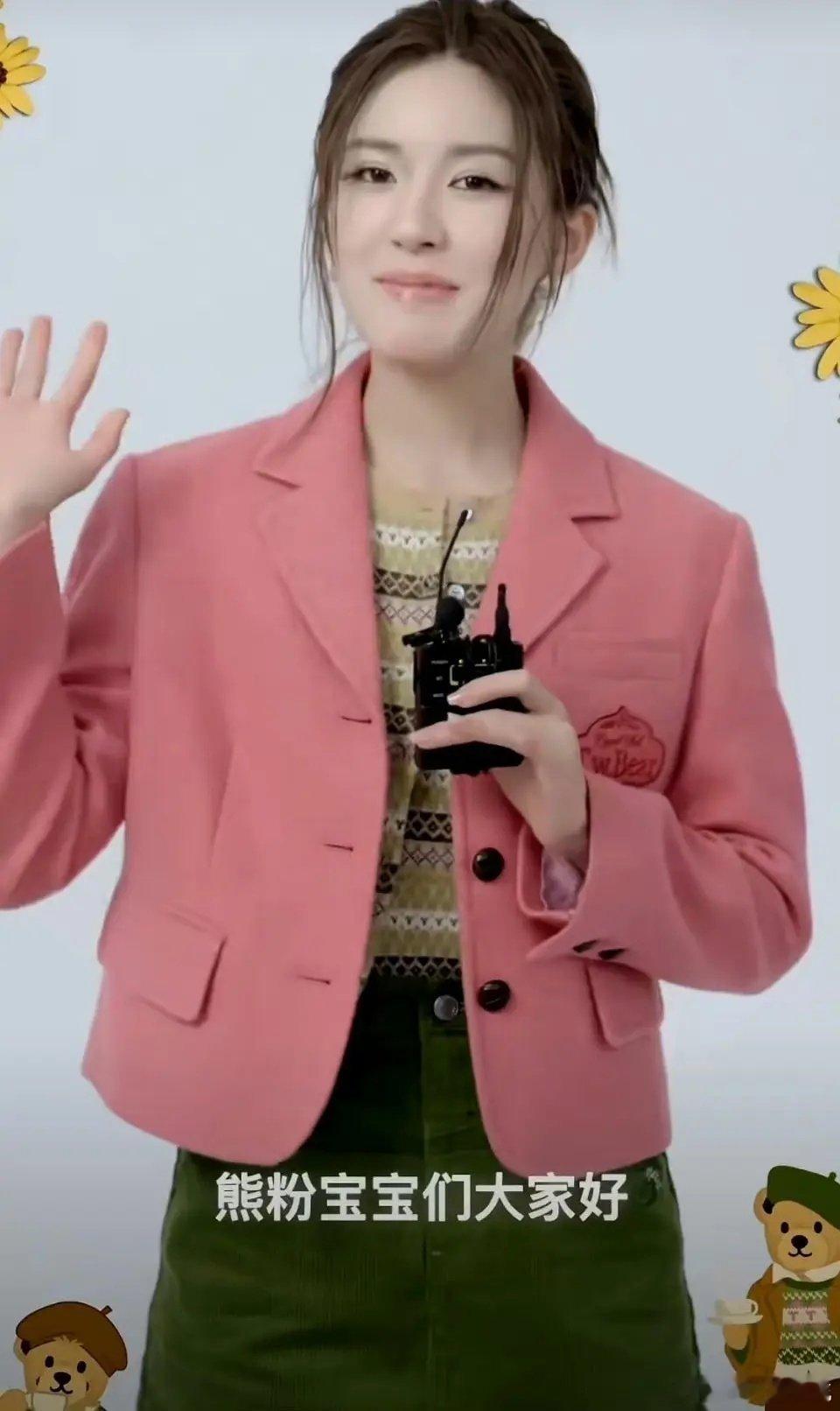 赵露思现在像发胖版的李兰迪 ​​​