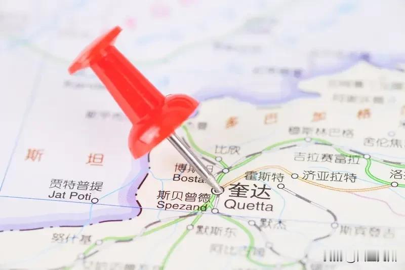 上头条 聊热点 现在啊，中国“三大神器”出口巴铁在热点话题里挺受关注的呢。有人会
