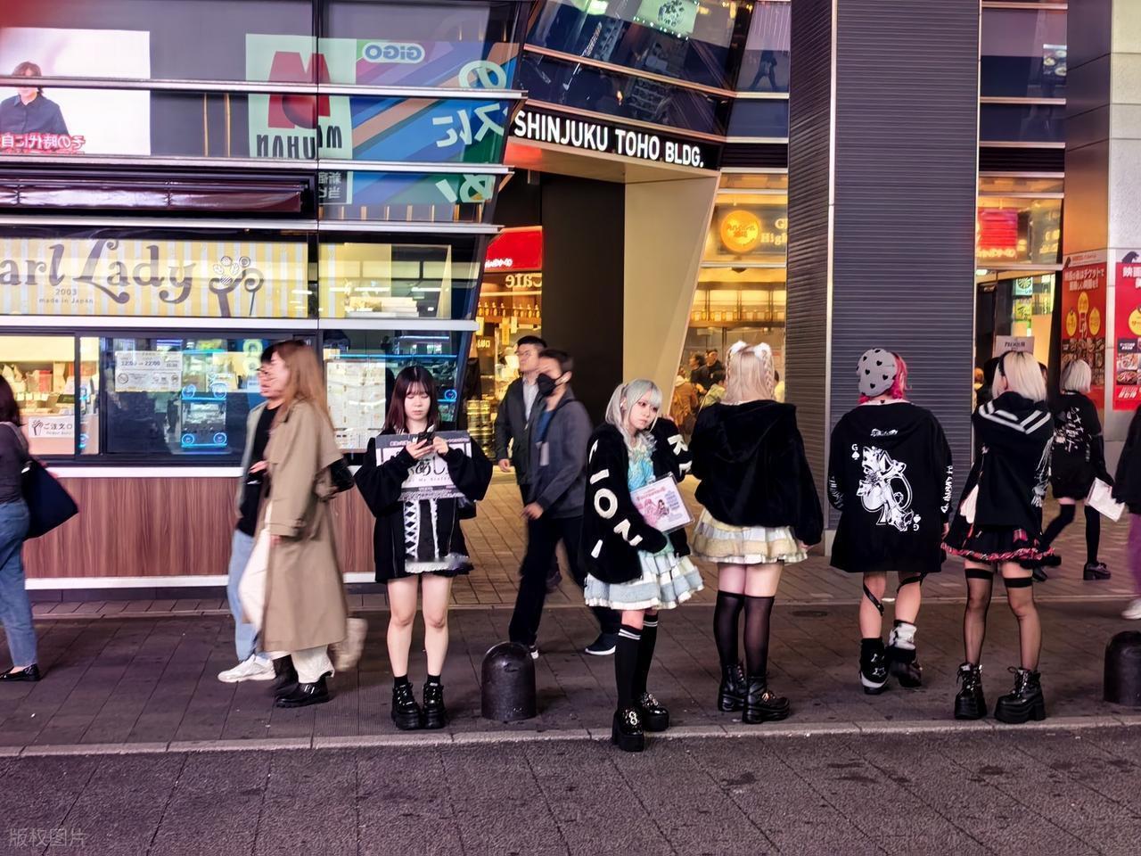 日本近日酝酿修改上世纪 50 年代出台的法律，打破实行 70 年的奇葩规则 ——