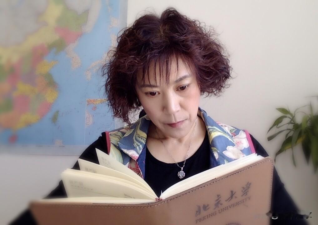 有人说：
“脚步到不了的地方，文字可以”，
而我想说的是：
文字抵达的地方，
灵
