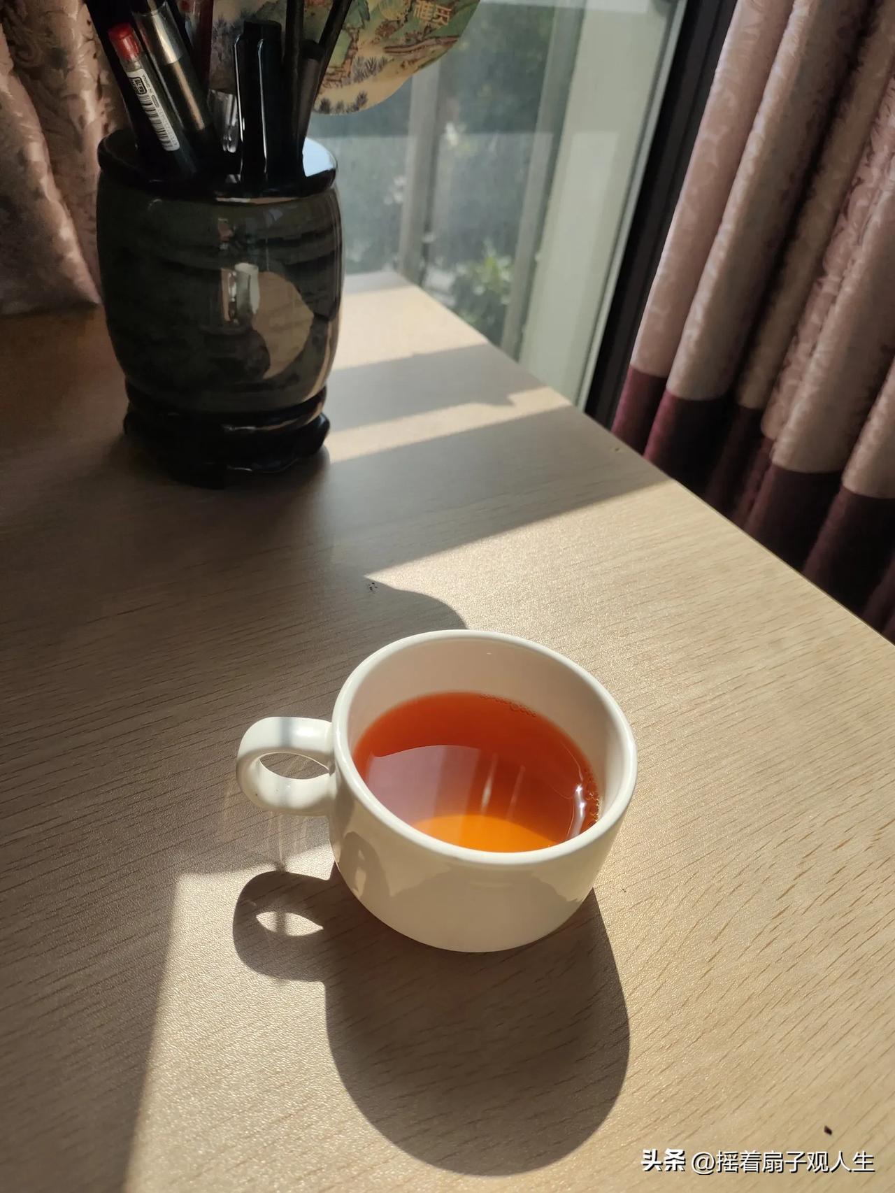 我在四线城市有两套房和一百多万存款。身边的人都知道我有钱，但没有一个人知道我到底