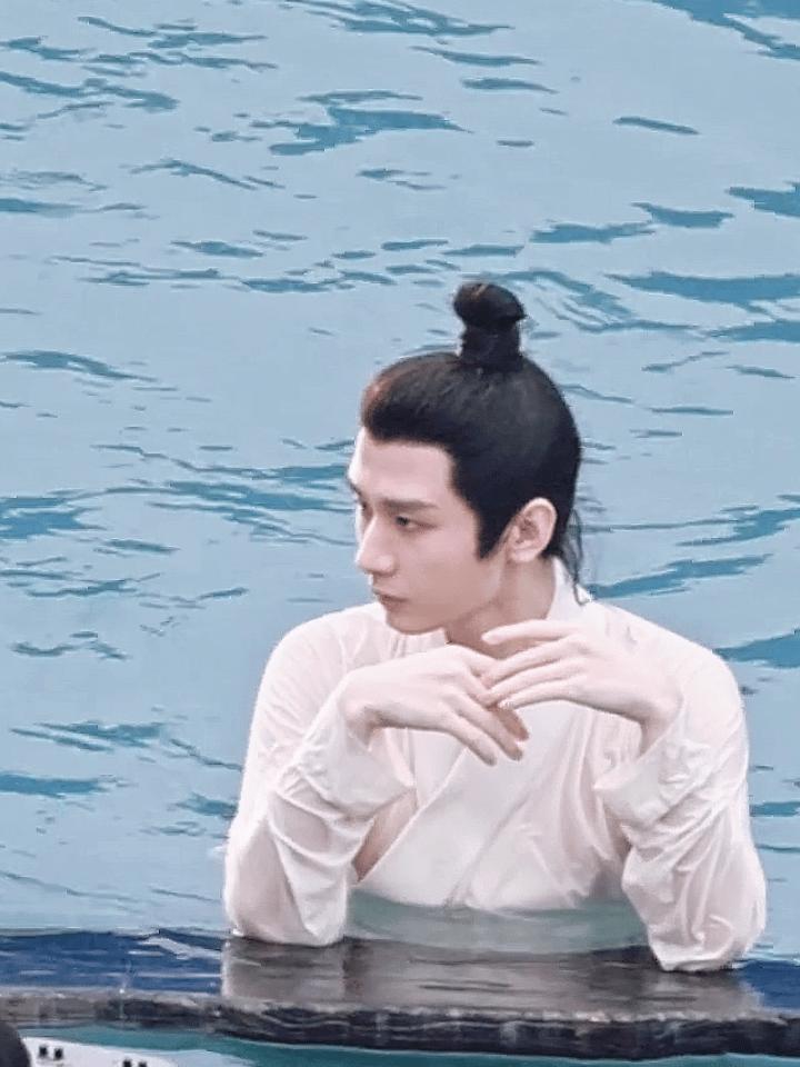 电视剧两京十五日[超话] 水中汤圆，还是黑芝麻馅儿的，对味儿了[马思纯的微笑]。