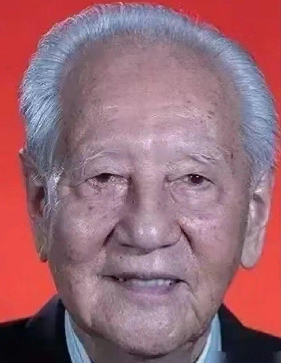 请您停留一秒钟，向黄旭华爷爷致敬！！  请您多停留一秒钟，致敬新中国最可爱的人，